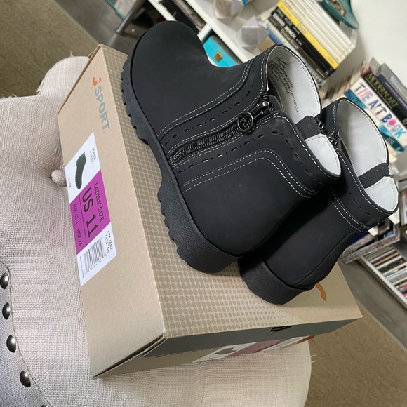 COPY - Black Jenna  booties size 11 jsport - Picture 3 of 5